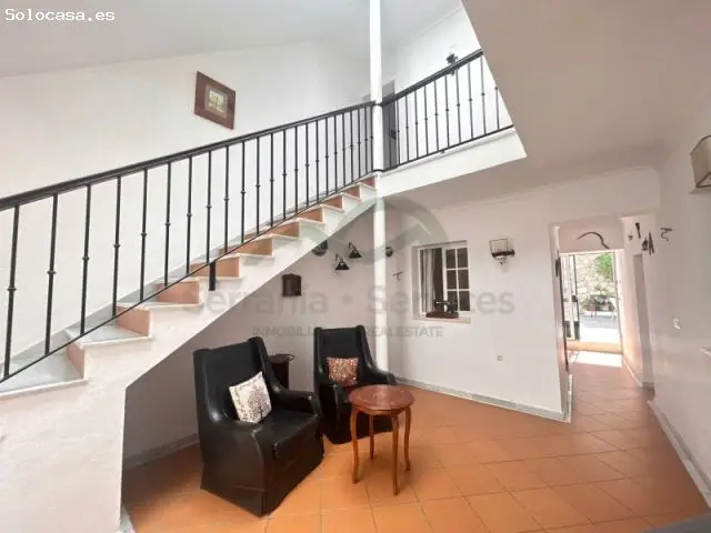 Casa de Pueblo con Patio y Terraza 7 habitaciones
