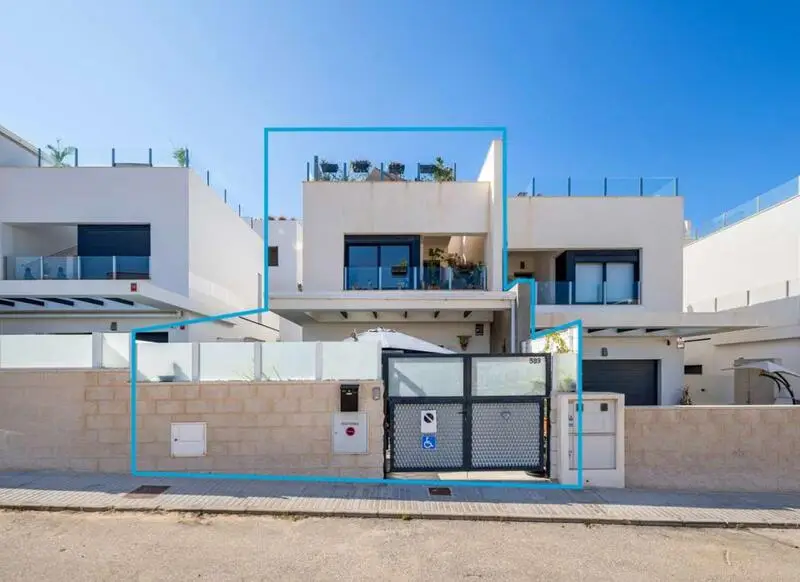 Villa de Lujo 3 Dormitorios Villamartin Adaptada Minusvalidos