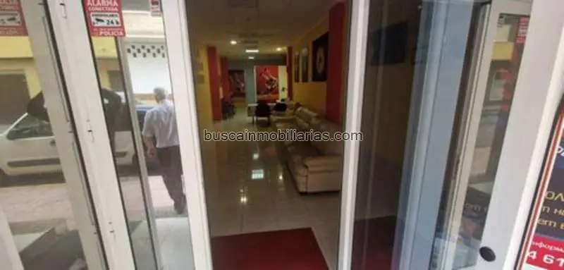 Local Comercial en Venta Torrevieja 240m2 2 Baños
