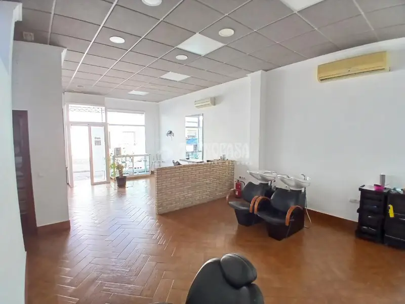Local Comercial en Venta Sanlúcar la Mayor 63m²