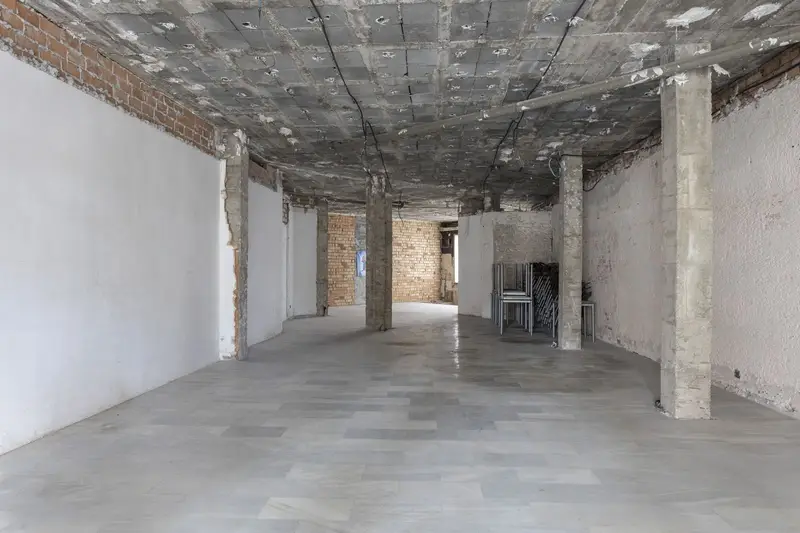 Piso Comercial en Marbella Centro: Ideal para Negocios