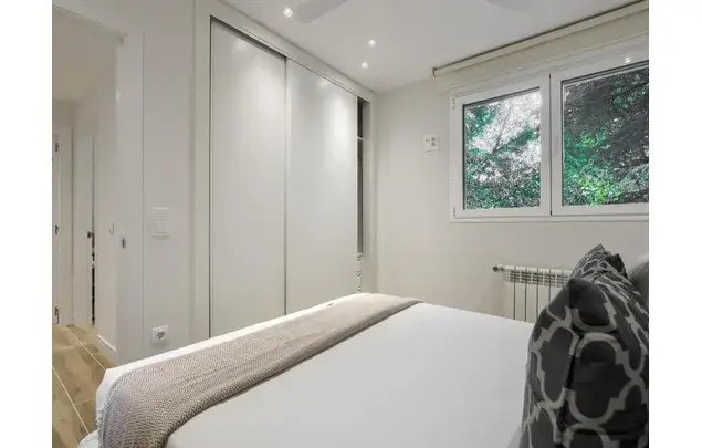 Rent 2 bedroom apartment of 80 m² in Madrid