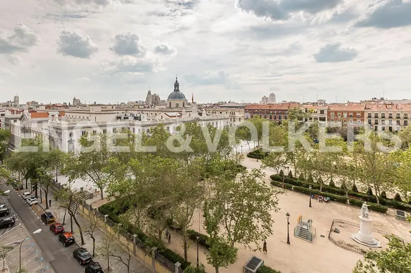 Apartamento en venta en Barakaldo  tres balcones y garaje