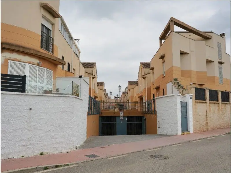 Venta Dúplex Campanillas 180m² 4 Dorm 2 Baños Garaje Terraza