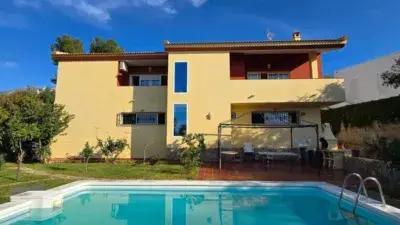 Chalet en Venta Viñuela 3 Dormitorios Piscina Jardin 300m2