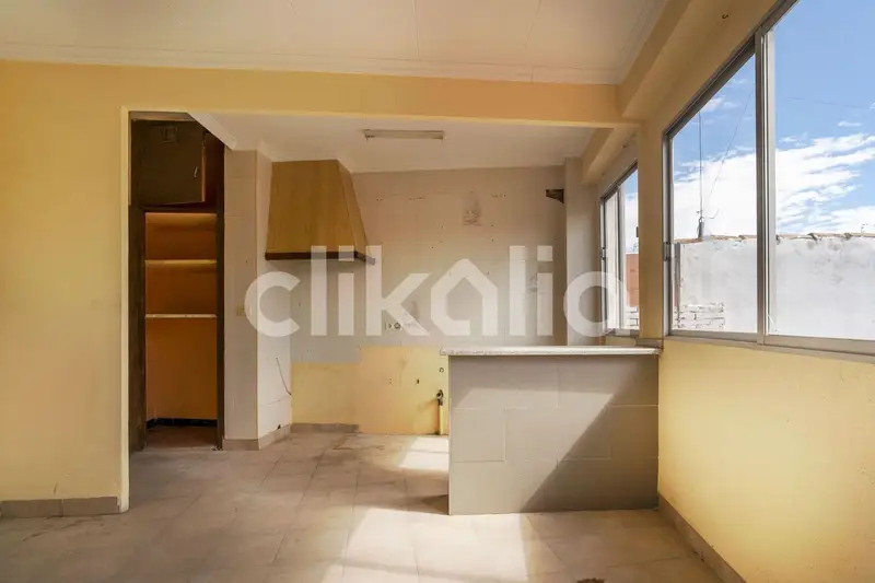 Espectacular piso de 360m² en Alzira con 8 dormitorios y 4 baños