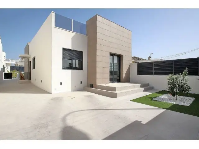 Chalet Semi Independiente de Lujo en La Siesta Torrevieja