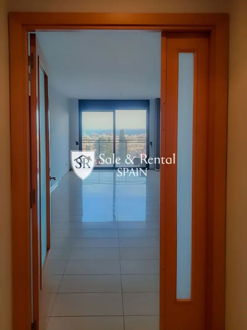 Piso en venta en Badalona con vistas al mar y terraza
