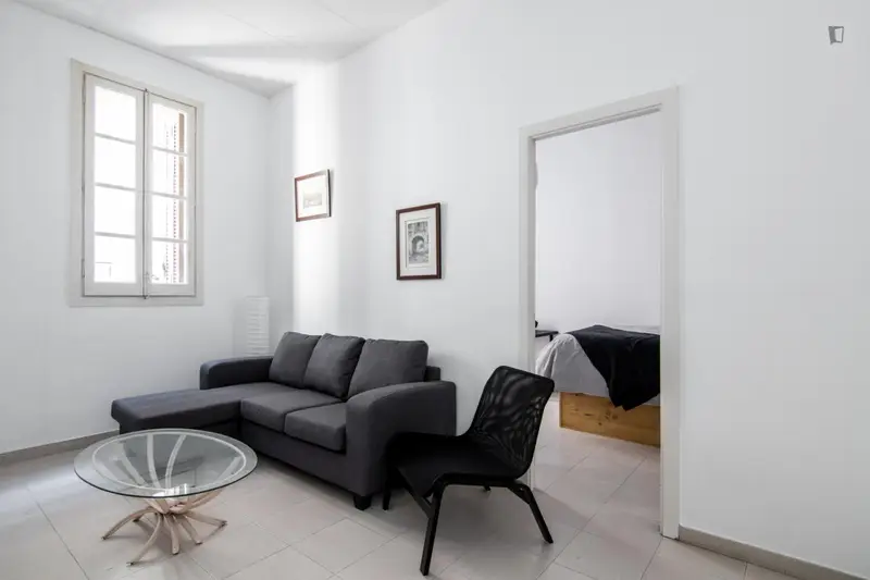 Habitacion Individual con Balcon en El Raval para Estudiantes