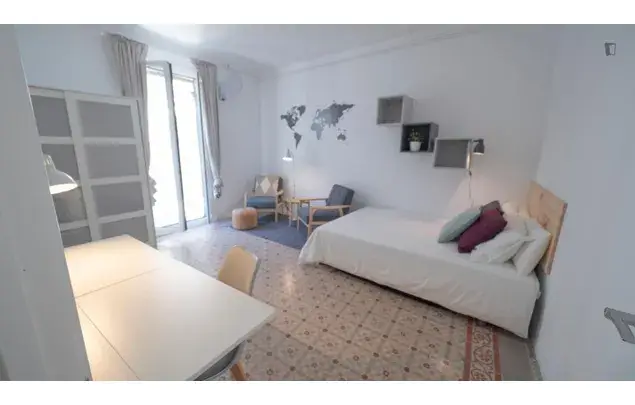 Alquiler Apartamento 5 Dormitorios Barcelona Estudiantes Profesionales