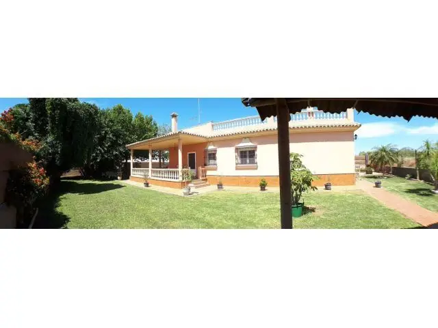 Chalet en Alquiler Chipiona 3 Dormitorios 2 Baños Patio Privado