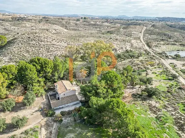 Finca Rustica con Casa Cortijo en Partaloa Almeria