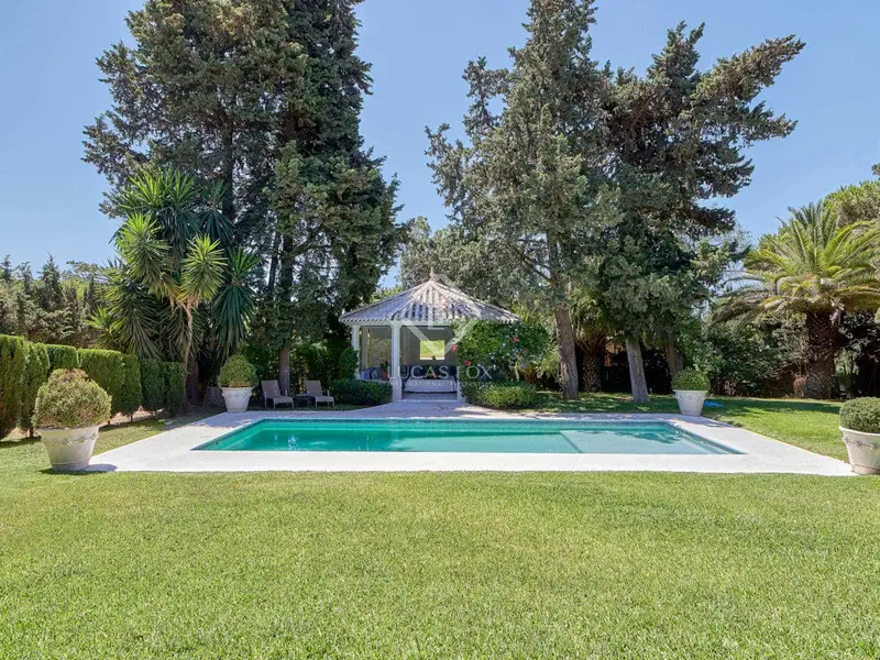 Chalet en Venta Calahonda 4 Dormitorios Piscina Padel