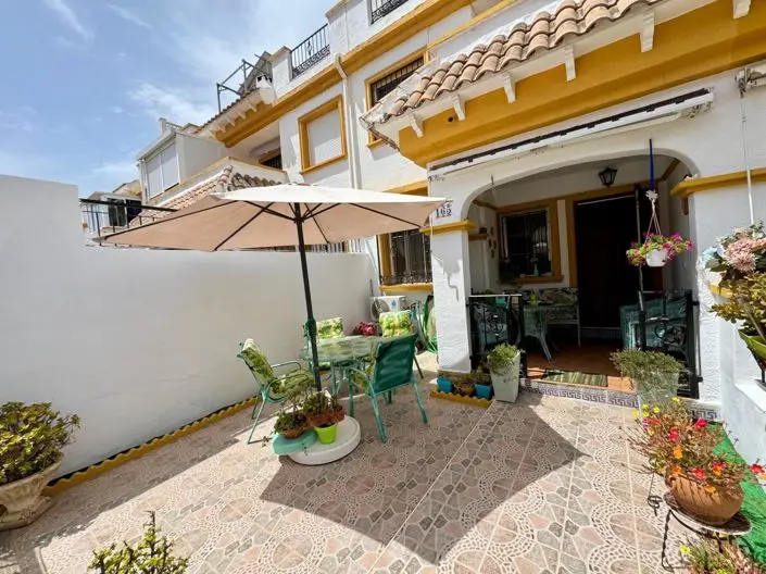 Adosado 3 Dormitorios Torrevieja Jardin Patio Solarium Piscina