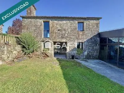 Dos Casas en Aldea Cerca de Santiago de Compostela