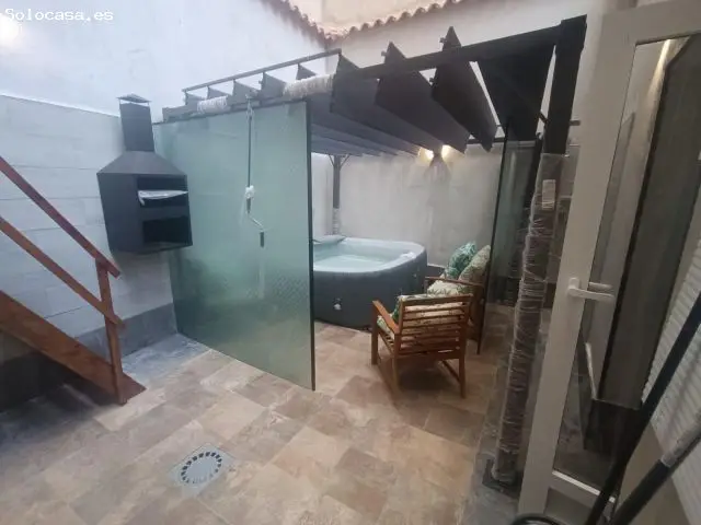 Casa Reformada con Garaje Opcional Jacuzzi y Barbacoa