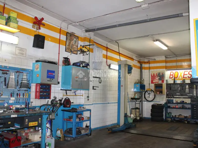 Taller Mecánico Equipado en Venta