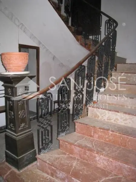 Villa de Lujo con Piscina y Coto de Caza en Monovar