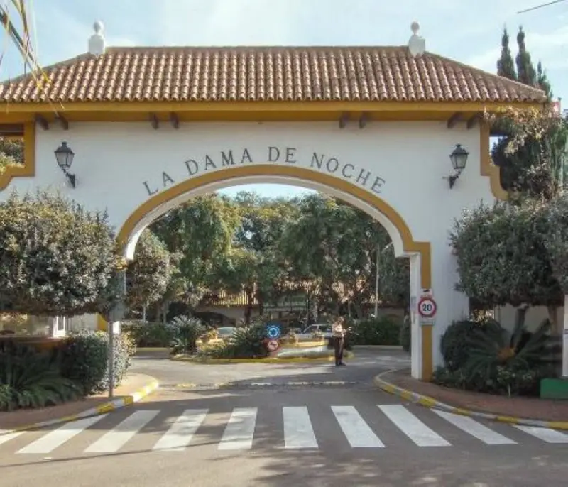 Piso de 3 Dormitorios alquiler Nueva Andalucia, España