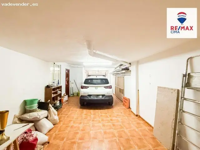 Casa en Baza 270m2 3 Plantas Patio Cochera 3 Coches
