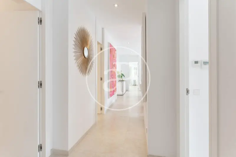 Apartamento en Cas Català con Vistas a la Montaña y Piscina