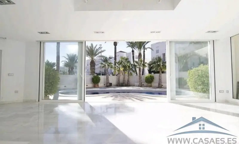 Venta Chalet Lujo 6 Dormitorios Aguadulce Sur