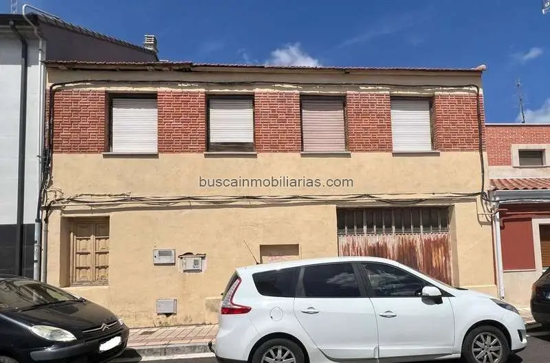 Villa en Valladolid para Reformar 6 Dormitorios 2 Baños