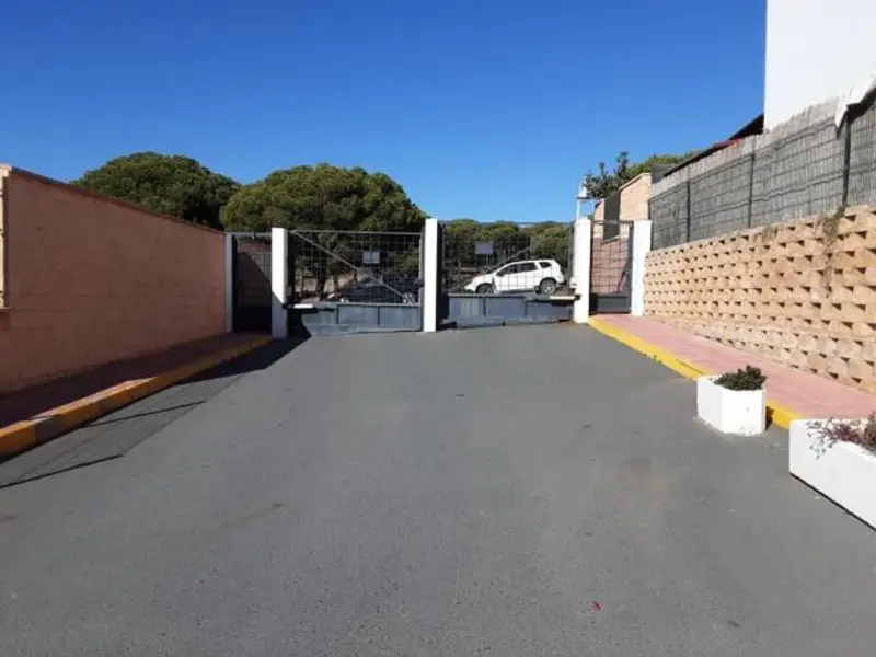 Chalet en El Portil Cartaya con piscina y garaje cerca de la playa