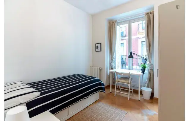 Alquiler Apartamento 6 Dormitorios Madrid Estudiantes Lavapies