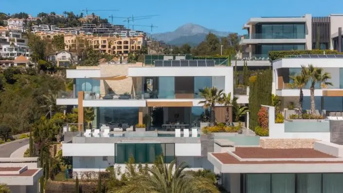 Villa de Lujo 6 Dormitorios en Venta El Herrojo Alto