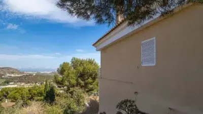 Chalet en Venta Gilet 3 Dormitorios Piscina Barbacoa