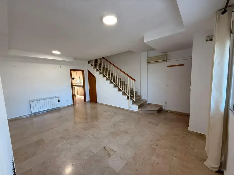 Chalet de Lujo en Foios Valencia 4 Dormitorios Piscina y Garaje