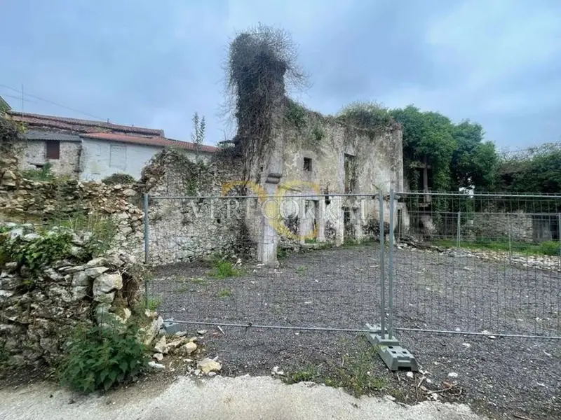 Chalet en Collera Asturias para reformar o llave en mano