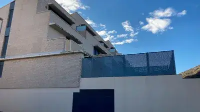 Casa adosada en venta en Calle Italia