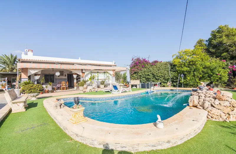 Venta Chalet con piscina en Algoda-Matola - Ref: 8354A