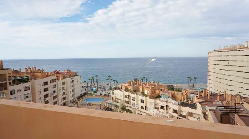 Ático en venta San Cristobal Almuñécar con jardín y piscina