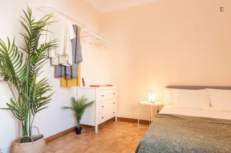 Habitacion Doble en Apartamento Renovado en Eixample