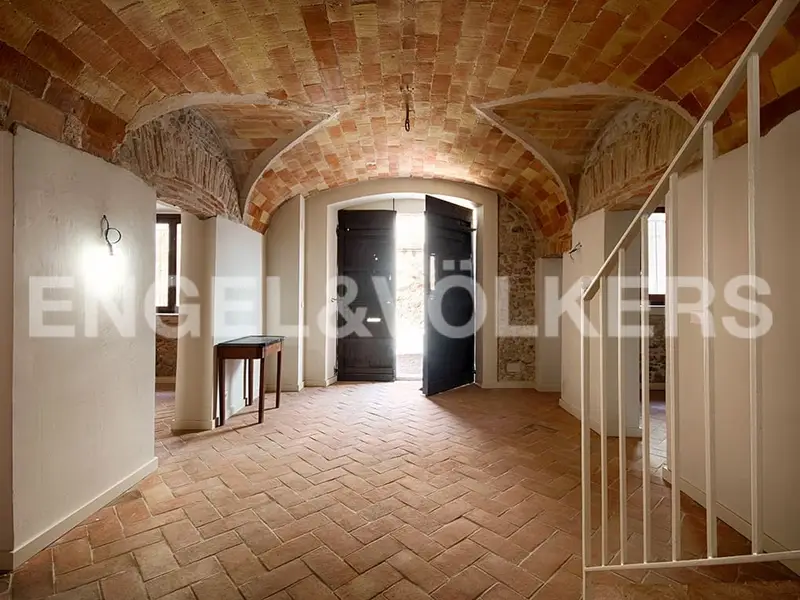 Casa Histórica Reformada en Peralada con Energía Solar