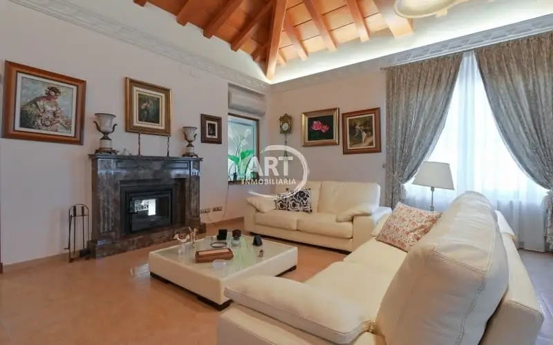 Chalet de Lujo en Alzira con Piscina y Pista de Tenis