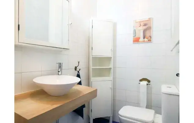 Estudio espacioso en Barcelona con terraza