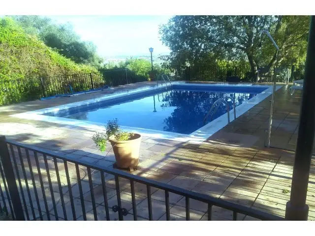 Casa en Cuevas Bajas con Piscina Hipotecable