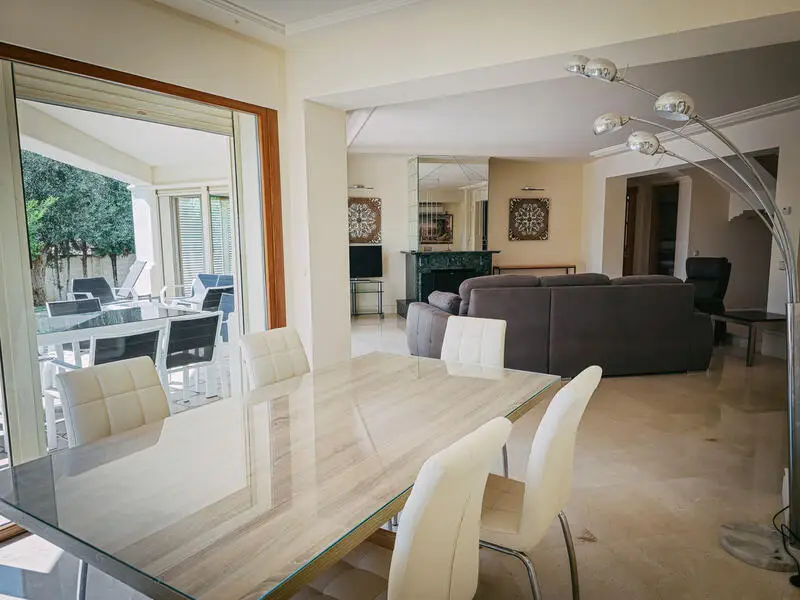Villa de Lujo 5 Dormitorios en Las Chapas Marbella
