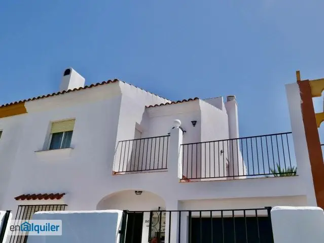 Chalet Adosado en Gines Alquiler 3 Habitaciones 2 Baños