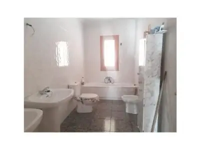 Casa seminueva en Villarrobledo con terraza