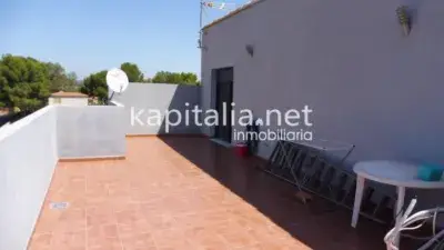 Chalet en L'Alcudia de Crespins 3 plantas 4 dormitorios 3 baños