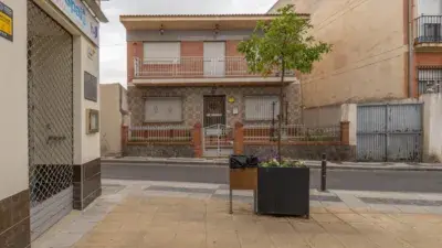 Casa Adosada en Venta en Centro de Los Ogíjares