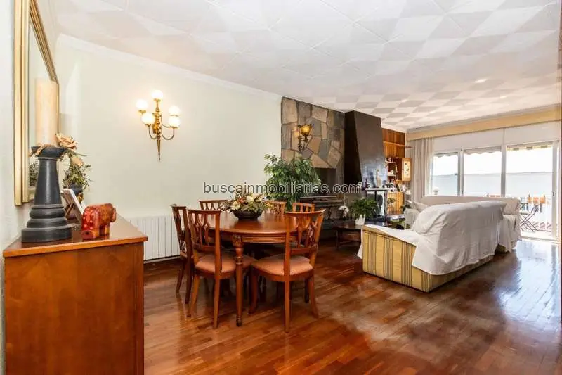 Casa en venta en Sabadell con gran potencial y locales