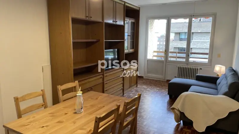 Alquiler piso estudiantes Iturrama 3 dormitorios 2 baños