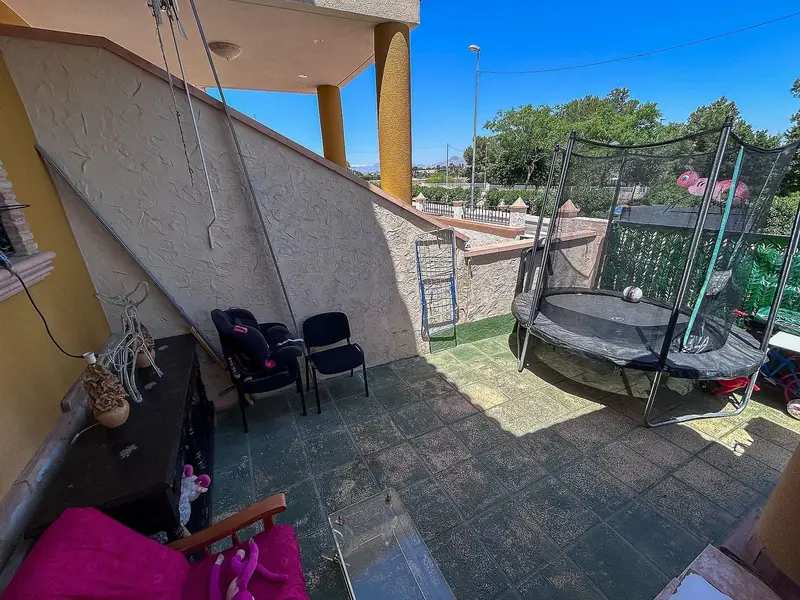 Chalet Pareado en Cox 4 Dormitorios Solarium Patio Barbacoa