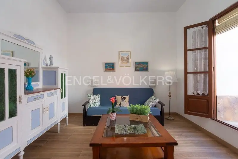 Chalet Modernista en Oropesa 450m2 9 Habitaciones Patio Solarium